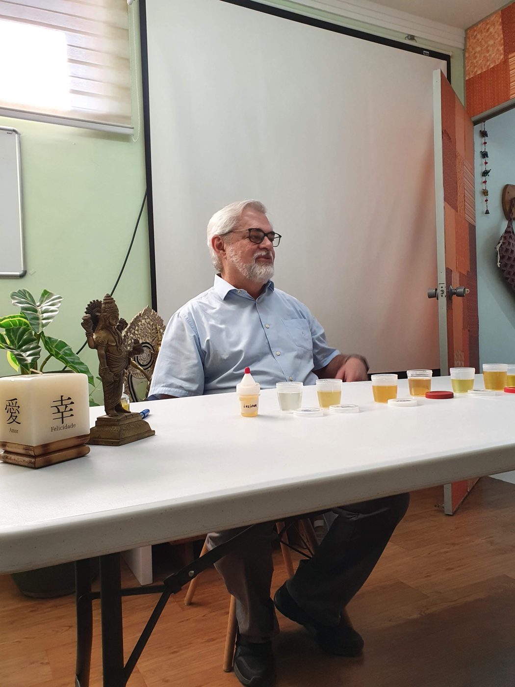 Dr. Ruguê conduzindo o módulo de fitoterapia