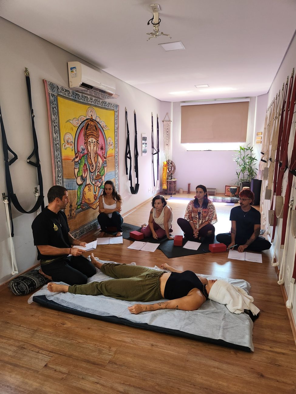 Formação em Thai Massage na Arte Om