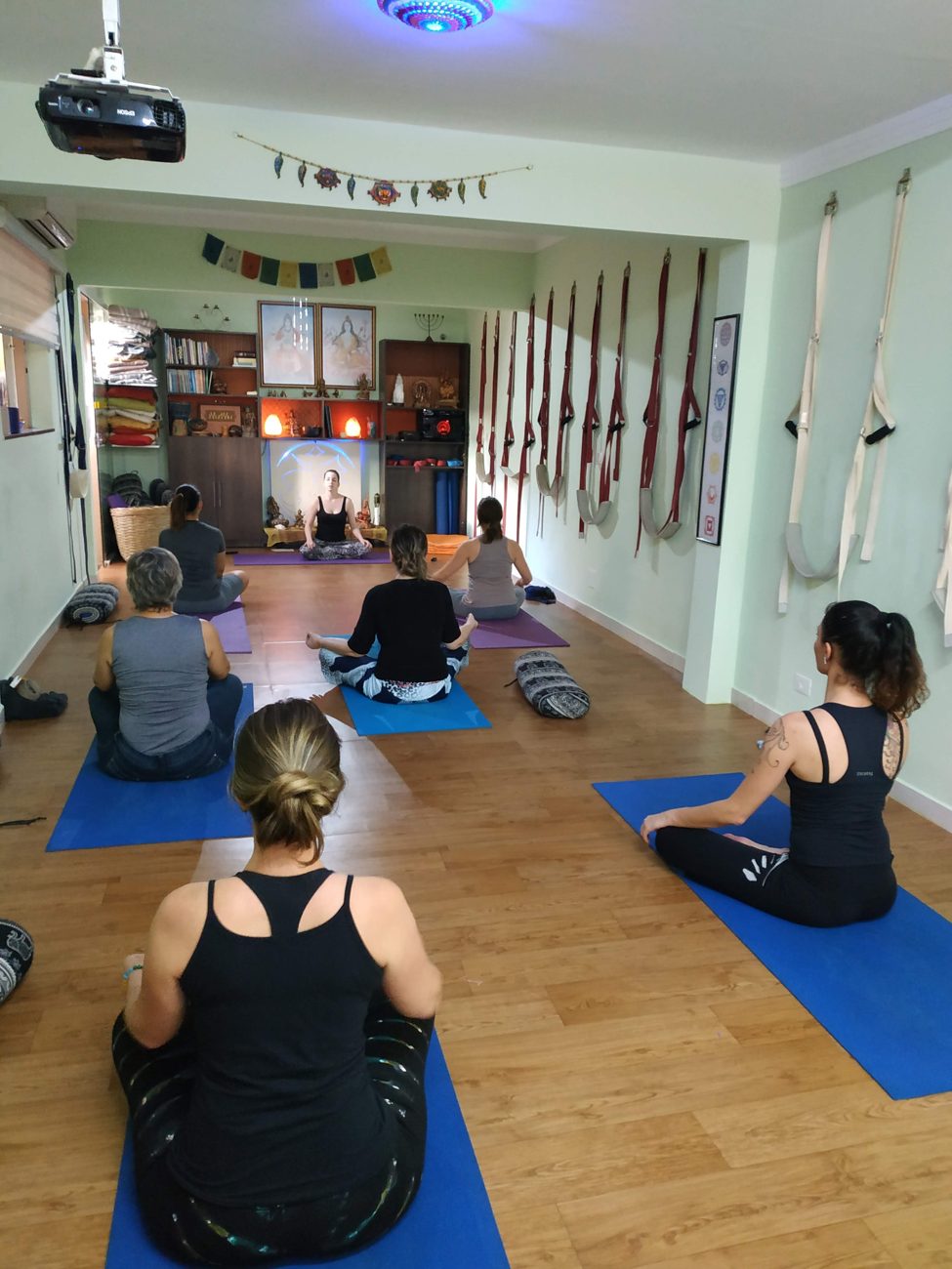 Aula de Yoga na Arte Om