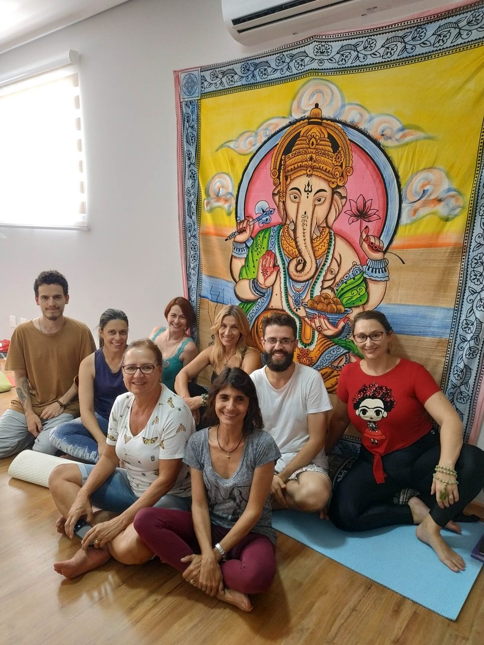 Aula de Yoga na Arte Om