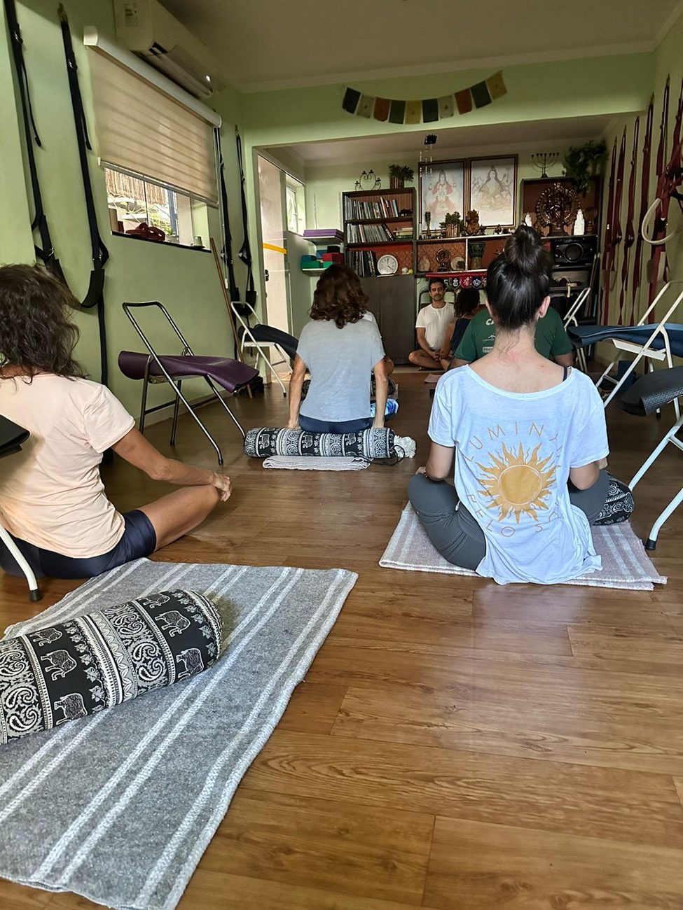 Aula de Yoga na Arte Om